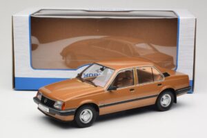 Opel Ascona C Berlina Beige Metallic MCG 1:18 MCG18459 Kov – obrázok 6 z 6