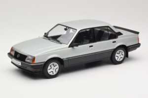 Opel Ascona C SR Strieborný MCG 1:18 MCG18460 Kov