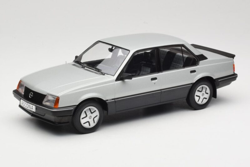 Opel Ascona C SR Strieborný MCG 1:18 MCG18460 Kov