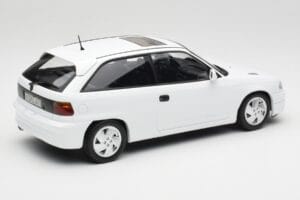 Opel Astra F GSi Blanc Casablanca Norev 1:18 183673 Kov – obrázok 2 z 6