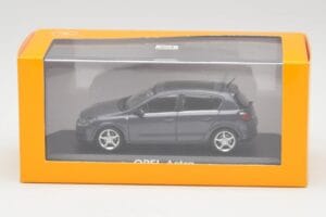 Opel Astra H Tmavomodrý Minichamps 1:43 B24910027-A1 Kov – obrázok 4 z 4