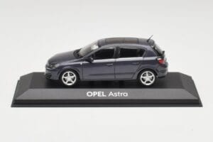 Opel Astra H Tmavomodrý Minichamps 1:43 B24910027-A1 Kov