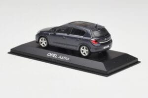 Opel Astra H Šedý Minichamps 1:43 B24910027A Kov – obrázok 3 z 4