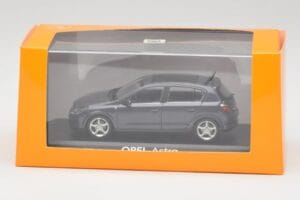 Opel Astra H Šedý Minichamps 1:43 B24910027A Kov – obrázok 4 z 4