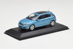 Opel Astra H Svetlo Modrý Minichamps 1:43 400043001 Kov – obrázok 2 z 4