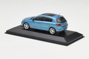Opel Astra H Svetlo Modrý Minichamps 1:43 400043001 Kov – obrázok 3 z 4