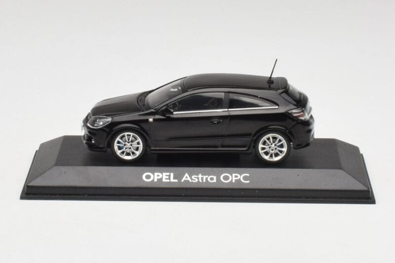Opel Astra H OPC Čierny Minichamps 1:43 90399890 Kov