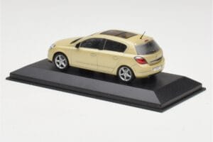 Opel Astra H Žltý Metalíza Minichamps 1:43 403043003 Kov – obrázok 3 z 4