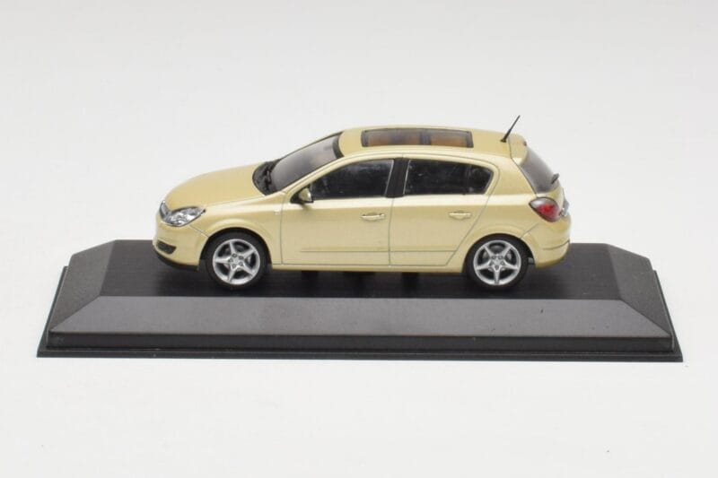 Opel Astra H Žltý Metalíza Minichamps 1:43 403043003 Kov
