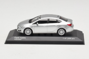 Opel Astra J Strieborný Minichamps 1:43 410042000 Kov