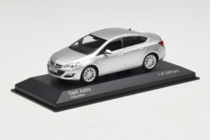 Opel Astra J Strieborný Minichamps 1:43 410042000 Kov – obrázok 2 z 5