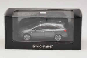 Opel Astra J Sports Tourer Minichamps 1:43 400049014 Kov – obrázok 4 z 4