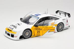 Opel Calibra V6 #21 N. Amorim DTM 1995 UT Models 1:18 180954221 Kov – obrázok 2 z 8
