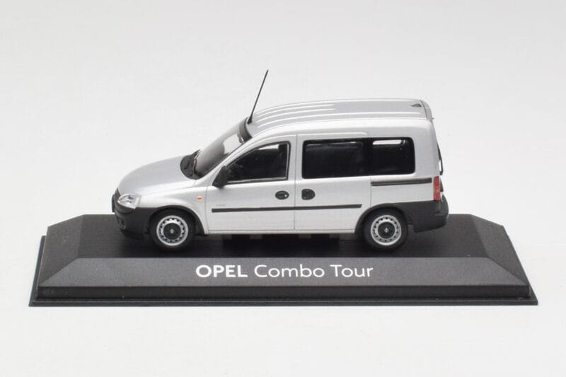 Opel Combo C Strieborný Minichamps 1:43 COMBO001 Kov