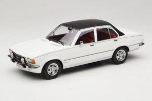 Opel Commodore B Biely MCG 1:18 MCG18564 Kov