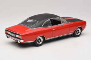 Opel Commodore GS/E Červený Revell 1:18 8826 Kov – obrázok 3 z 8