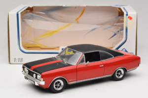 Opel Commodore GS/E Červený Revell 1:18 8826 Kov – obrázok 8 z 8