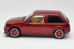 Opel Corsa A Custom Červený MCG 1:18 MCG18433 Kov – obrázok 3 z 6