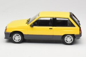 Opel Corsa A SR Žltý MCG 1:18 MCG18431 Kov – obrázok 3 z 6