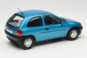 Opel Corsa B Blue Metallic MCG 1:18 MCG18514 Kov – obrázok 2 z 6