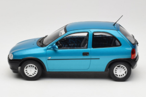 Opel Corsa B Blue Metallic MCG 1:18 MCG18514 Kov – obrázok 3 z 6