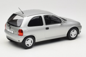 Opel Corsa B Grey Metallic MCG 1:18 MCG18515 Kov – obrázok 2 z 6