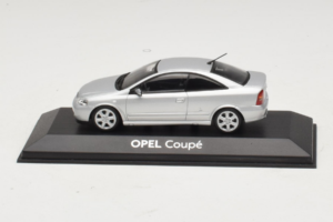 Opel Coupe Bertone Strieborný Minichamps 1:43 B24910027 Kov