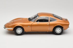 Opel GT Zlatý Minichamps 1:18 180049025 Kov – obrázok 4 z 8