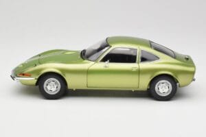 Opel GT Green Metallic Minichamps 1:18 180049029 Kov – obrázok 4 z 8