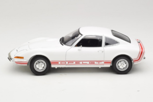 Opel GT Biely Minichamps 1:18 180049027 Kov – obrázok 4 z 8