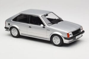 Opel Kadett D GTE Strieborný MCG 1:18 MCG18533 Kov – obrázok 4 z 6