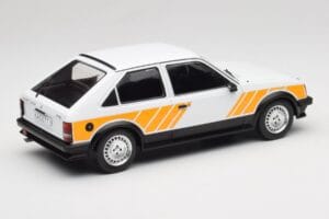 Opel Kadett D SR Biely so Žltým Dekorom MCG 1:18 MCG18534 Kov – obrázok 2 z 6