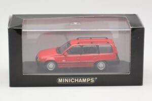 Opel Kadett E Club Kombi Červený Minichamps 1:43 400045910 Kov – obrázok 2 z 3