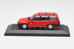 Opel Kadett E Club Kombi Červený Minichamps 1:43 400045910 Kov