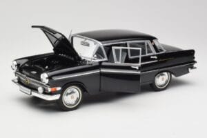 Opel Kapitan P1 Čierny Revell 1:18 08822 Kov – obrázok 2 z 8