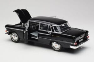 Opel Kapitan P1 Čierny Revell 1:18 08822 Kov – obrázok 5 z 8