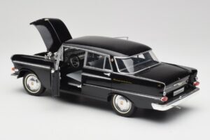 Opel Kapitan P2 Čierny Revell 1:18 08821 Kov – obrázok 5 z 8