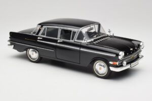 Opel Kapitan P2 Čierny Revell 1:18 08821 Kov – obrázok 6 z 8