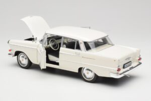 Opel Kapitan P2 Biely Revell 1:18 08821-M1 Kov – obrázok 5 z 8