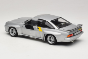 Opel Manta 400 Homologation Strieborný Revell 1:18 8491 Kov – obrázok 5 z 6