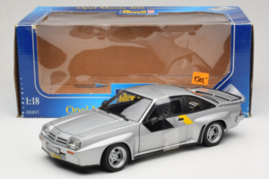 Opel Manta 400 Homologation Strieborný Revell 1:18 8491 Kov – obrázok 6 z 6