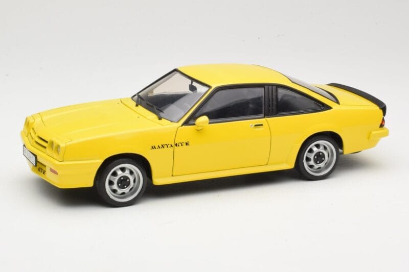 Opel Manta B GT/E Žltý Revell 1:18 08421 Kov