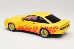 Opel Manta B Mattig Žltý s Plameňom MCG 1:18 MCG18115 Kov – obrázok 5 z 6