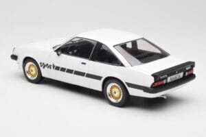 Opel Manta B Sport Biely MCG 1:18 MCG18237 Kov – obrázok 5 z 6