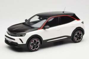 Opel Mokka-E GS Line Jada Biely Otto 1:18 OT1045 Živica