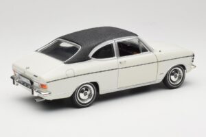 Opel Olympia A Coupe Biely Čierny Revell 1:18 8446 Kov – obrázok 3 z 8
