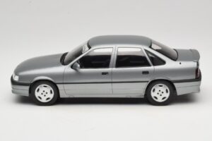 Opel Vectra A 2000 16V Tmavo Šedý MCG 1:18 MCG18462 Kov – obrázok 3 z 6