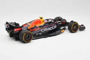 Oracle Red Bull Racing RB18 #11 S. Perez Miami GP 2022 Minichamps 1:18 110220511 Kov – obrázok 2 z 6