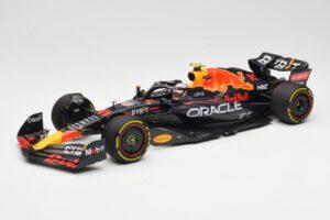 Oracle Red Bull Racing RB18 #11 S. Perez Miami GP 2022 Minichamps 1:18 110220511 Kov