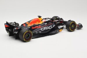 Oracle Red Bull Racing RB19 #1 M. Verstappen Winner Italian GP 2023 Minichamps 1:18 110231501 Kov – obrázok 2 z 6